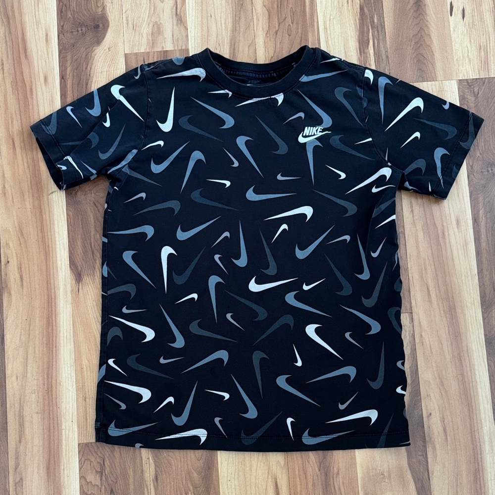 Nike Black Short Sleeve Tee with Gray & White Swoosh Print